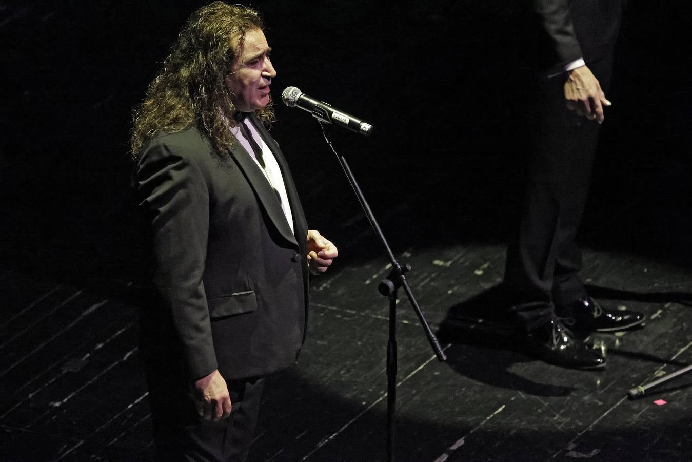 Cantores de Híspalis durante el concierto en Fibes