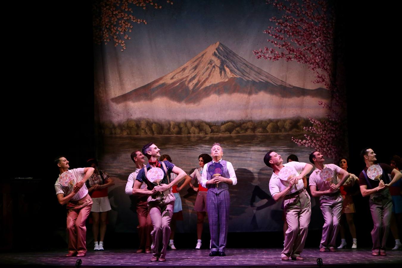 Momento del ensayo previo al estreno en el Maestranza de la zarzuela 'La verbena de la Paloma'