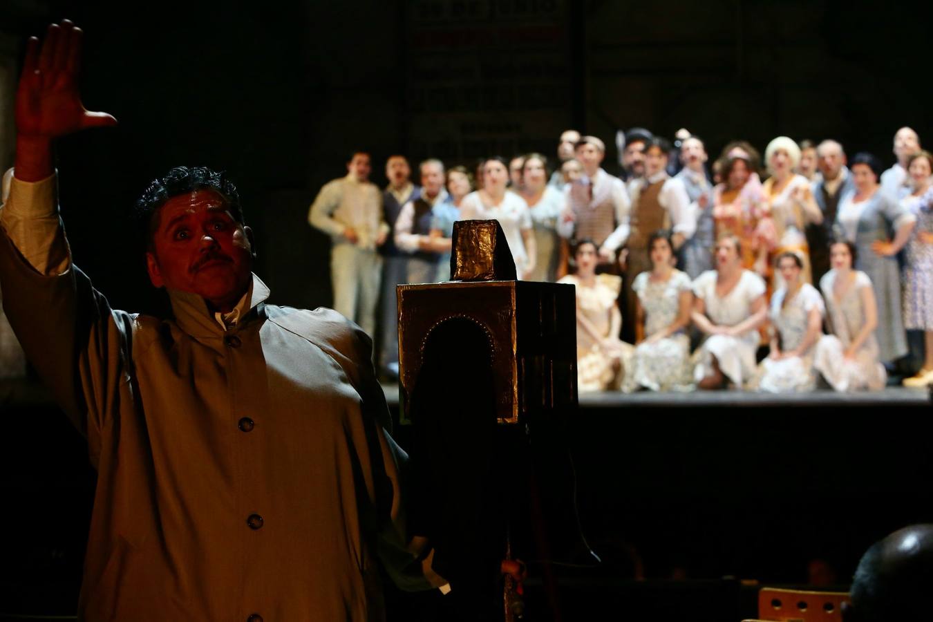 Momento del ensayo previo al estreno en el Maestranza de la zarzuela 'La verbena de la Paloma'