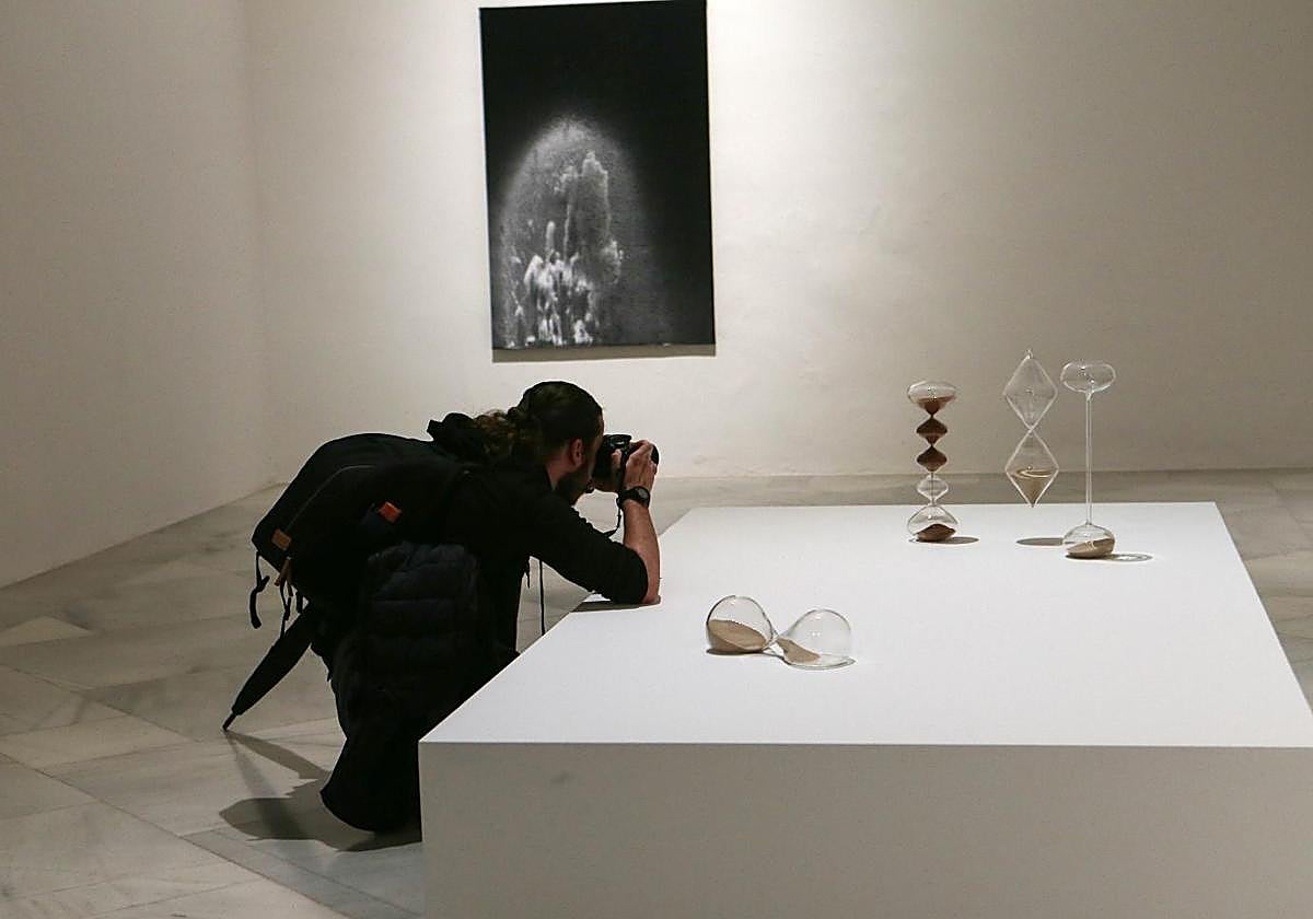 Una de las instalaciones de 'Arenas movedizas' de Amie Siegel