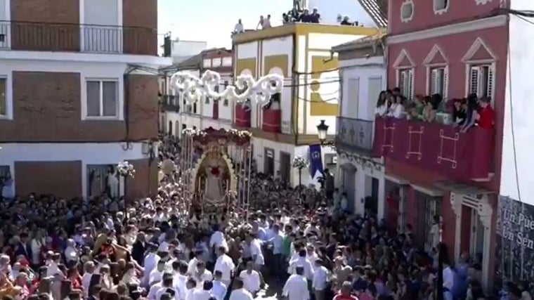 El Domingo de Resurrección se vive de una forma muy especial en Pilas con la fiesta de 'Las Carreritas'