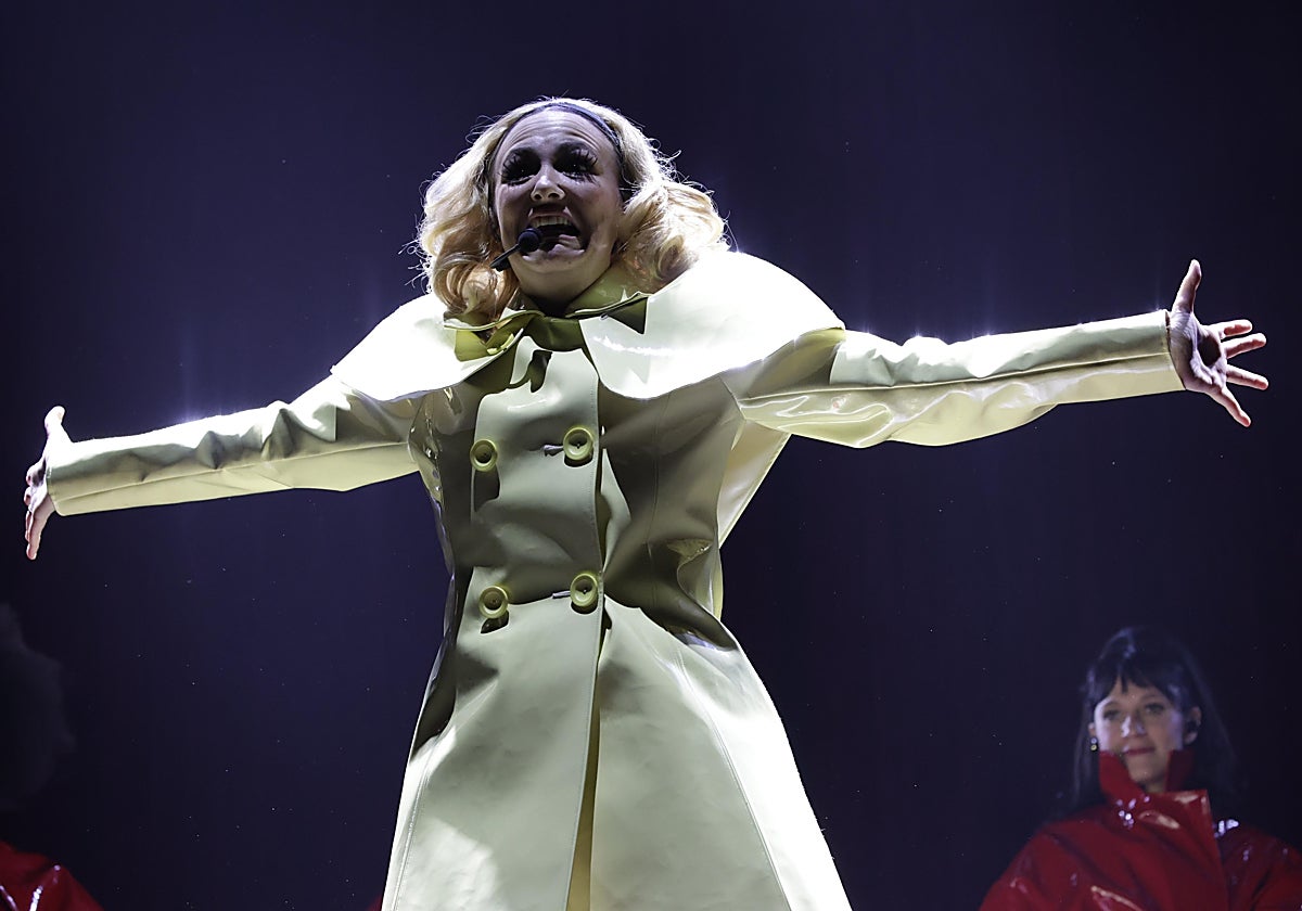 Rigoberta Bandini en la Plaza de España