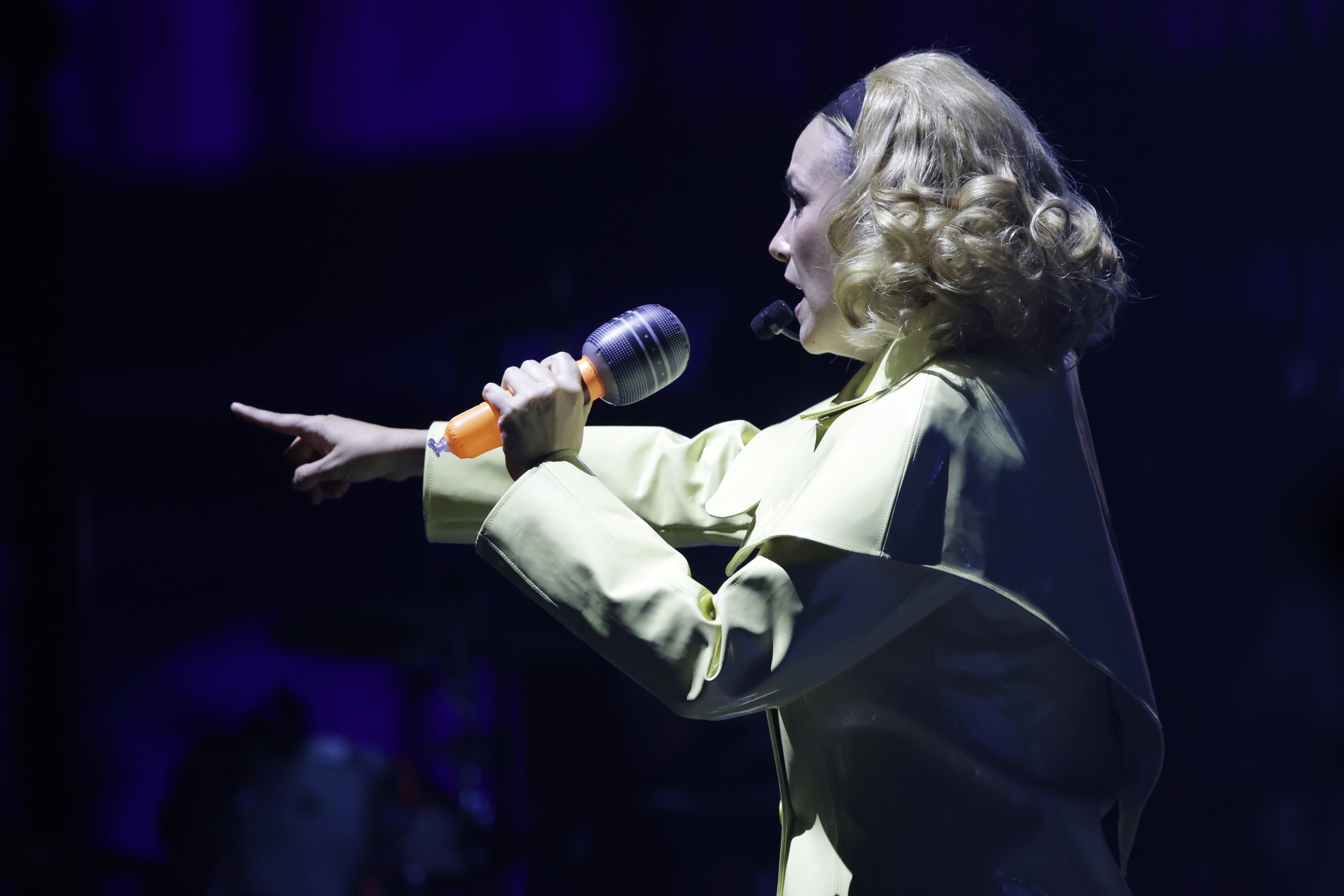 Rigoberta Bandini en la Plaza de España