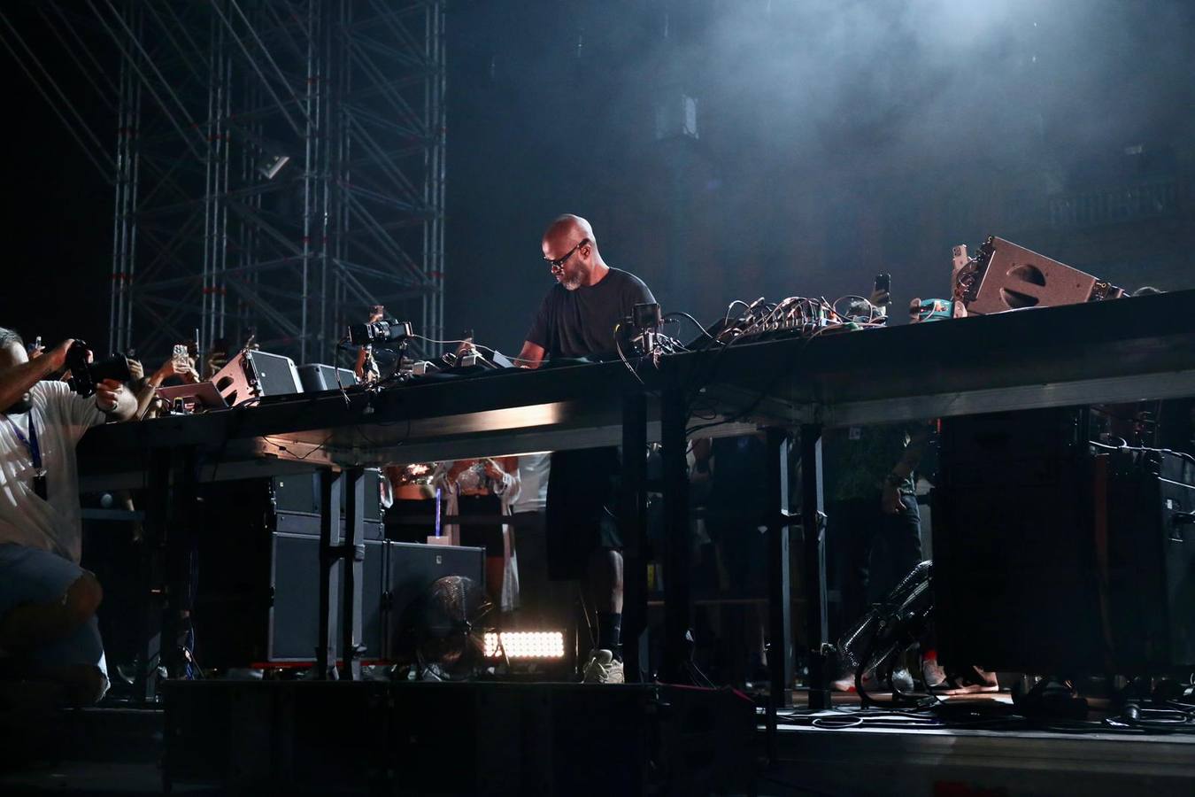 La música electrónica llenó la Plaza de España de Sevilla este domingo