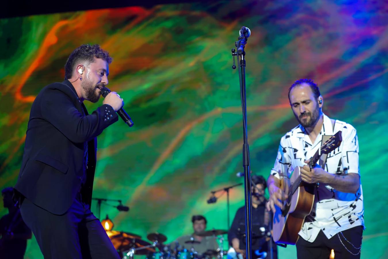 Las míticas canciones de Los Caños fueron coreadas por toda la Plaza de España 