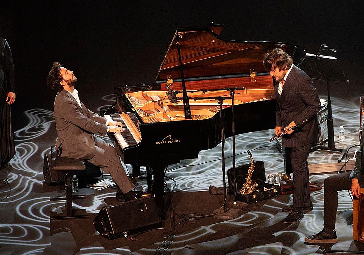 Chico Pérez y Sergio de Lope, durante su presentación en la Bienal de Flamenco