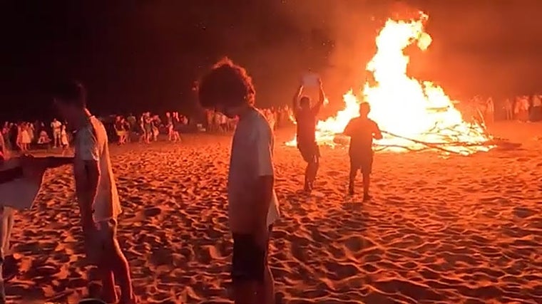 Hoguera de San Juan en La Antilla
