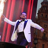 Una pedida de matrimonio, una sevillana inédita y un dj de los 90's: los momentos más divertidos del show de Amodeo en Sevilla