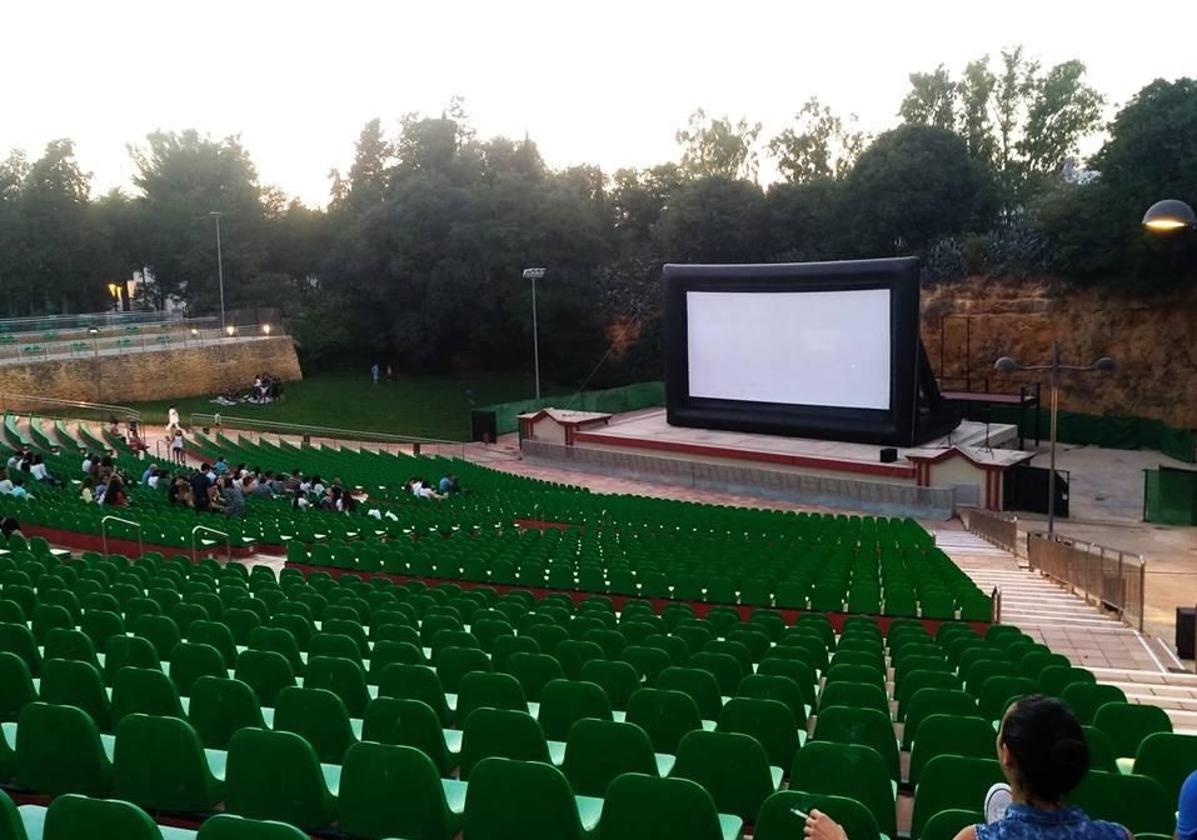 Cine de verano en el Auditorio municipal de Los del Río
