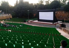 El impresionante cine de verano que está a 10 minutos de Sevilla y además es gratis