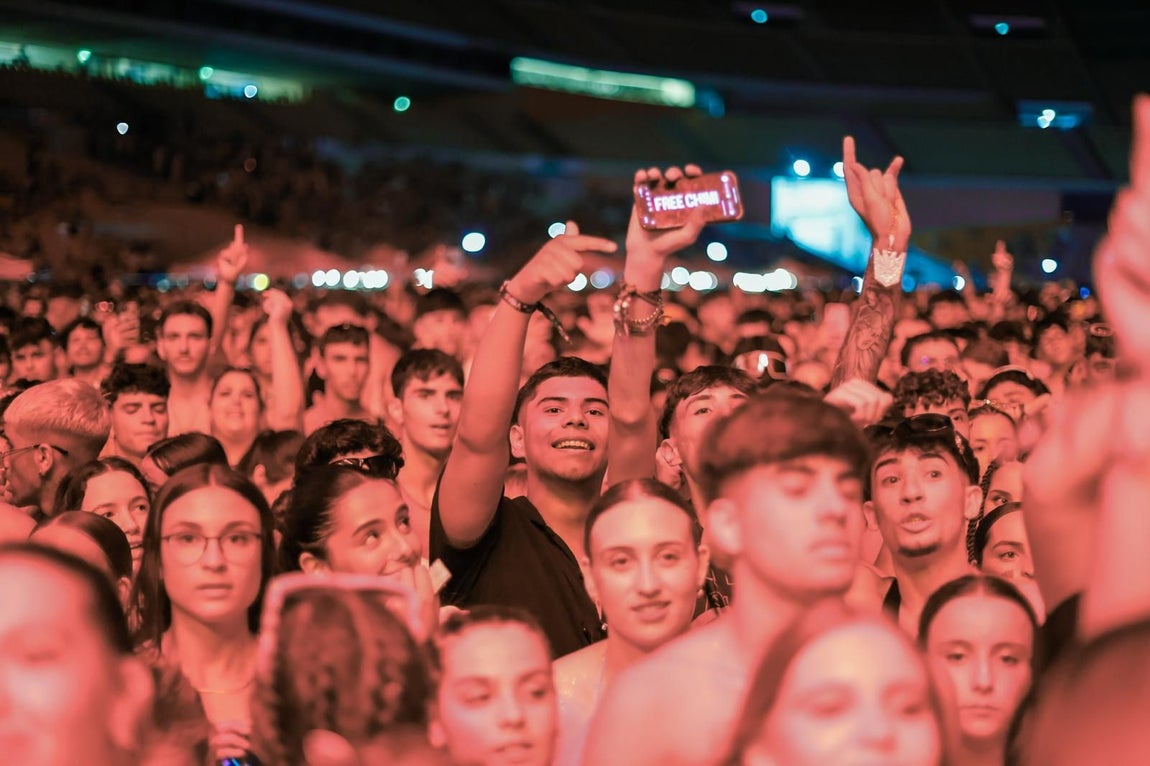 Ambiente en el Puro Latino Sevilla 2025