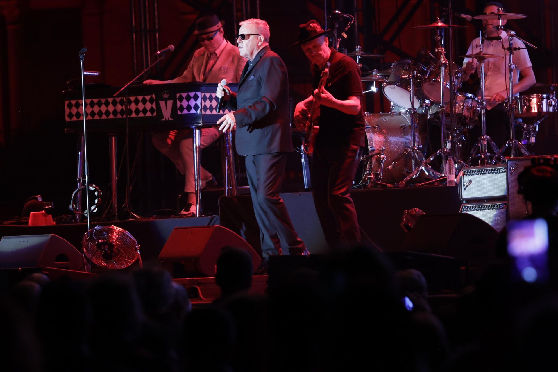 Madness interpretaron sus éxitos más famosos en Sevilla 