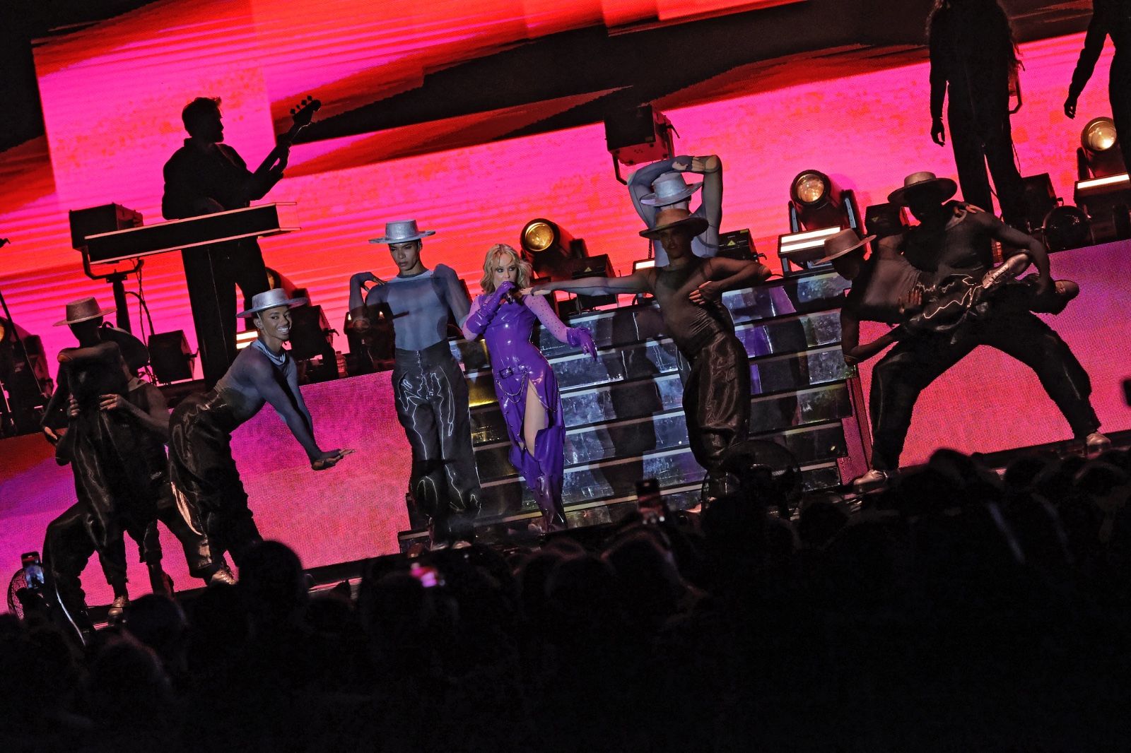 La actriz australiana Kylie Minogue hizo bailar a toda la Plaza de España 