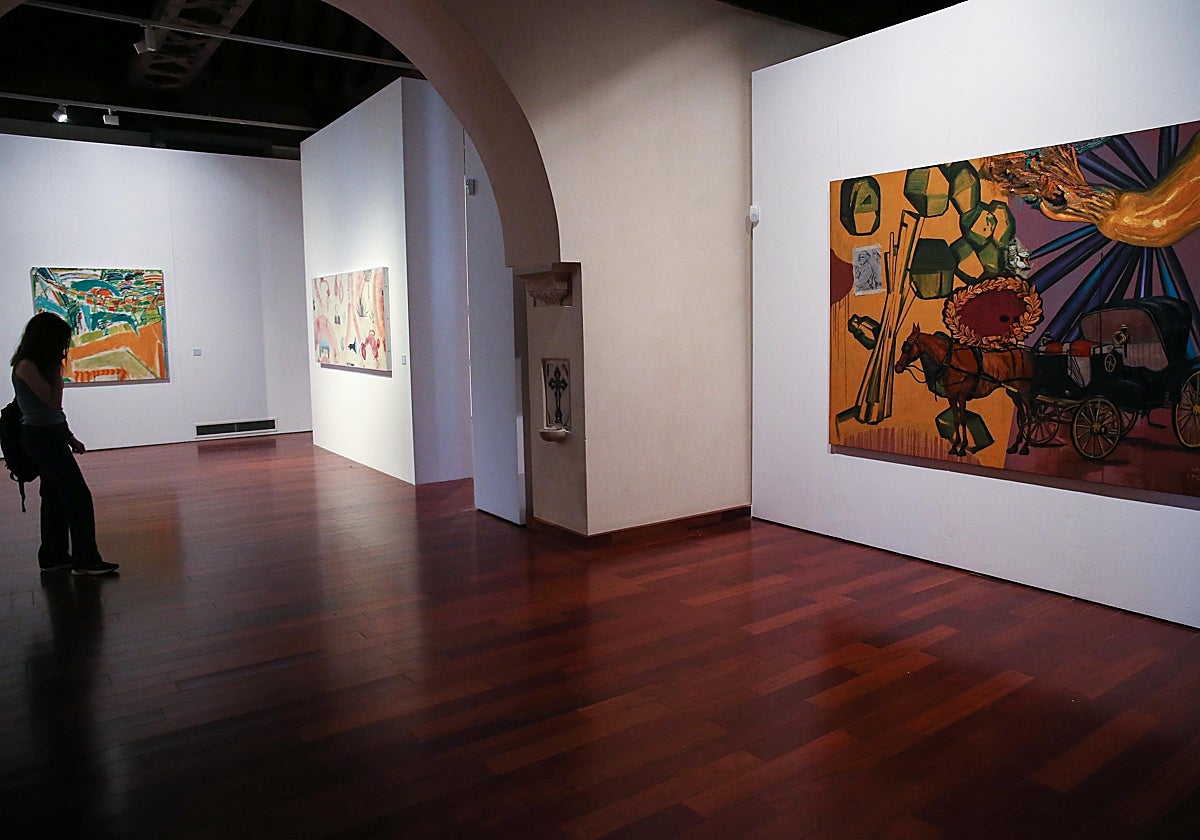 La exposición del pintor sevillano de la generación de los 80, Curro González, en el Espacio Santa Clara