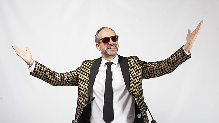 El humorista Manolo Morera propone esta semana una divertida actuación en la localidad de Mairena del Alcor