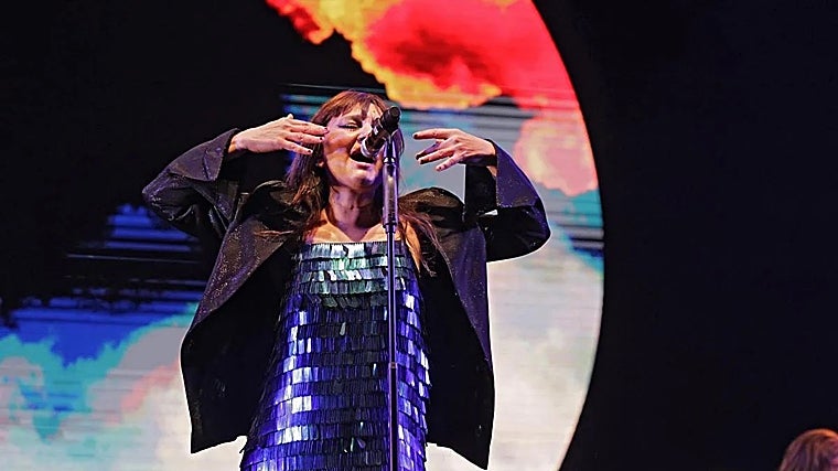 Amaral cantando en directo