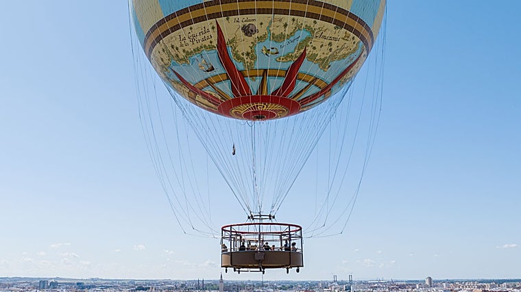 Desde el globo cautivo de Isla Mágica se puede contemplar una preciosa panorámica de Sevilla