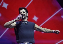 Camilo regala una noche llena de sorpresas a Sevilla