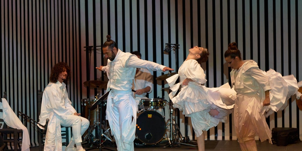Bajo los pies, el flamenco