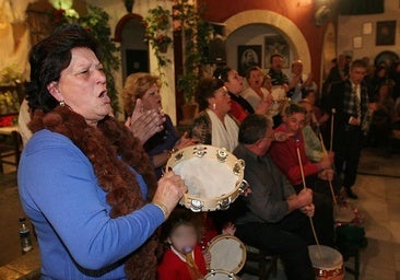Sevilla se llenará de zambombas gratuitas esta Navidad: estas son las fechas y los horarios