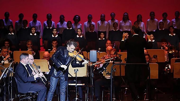 A performance “So Our Land Sings” no Natal do ano passado