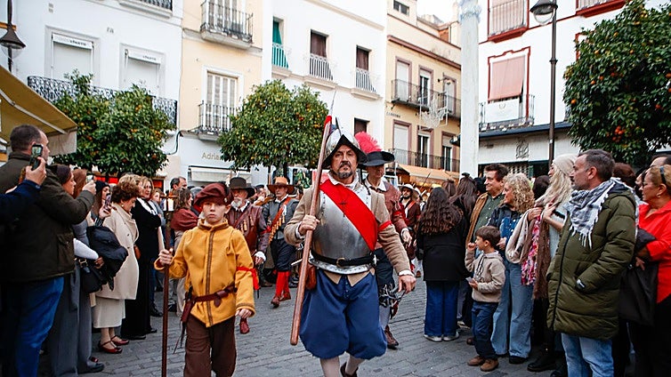 En imágenes, el Tercio de Olivares vuelve a desfilar en Sevilla