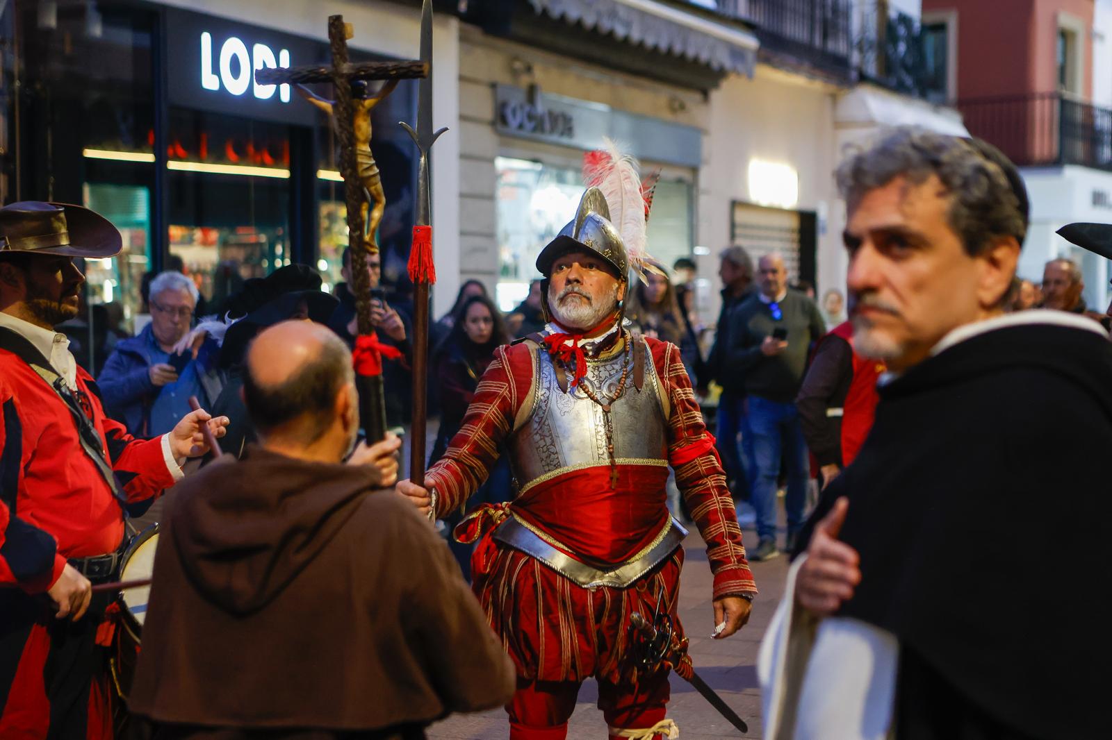 En imágenes, el Tercio de Olivares vuelve a desfilar en Sevilla