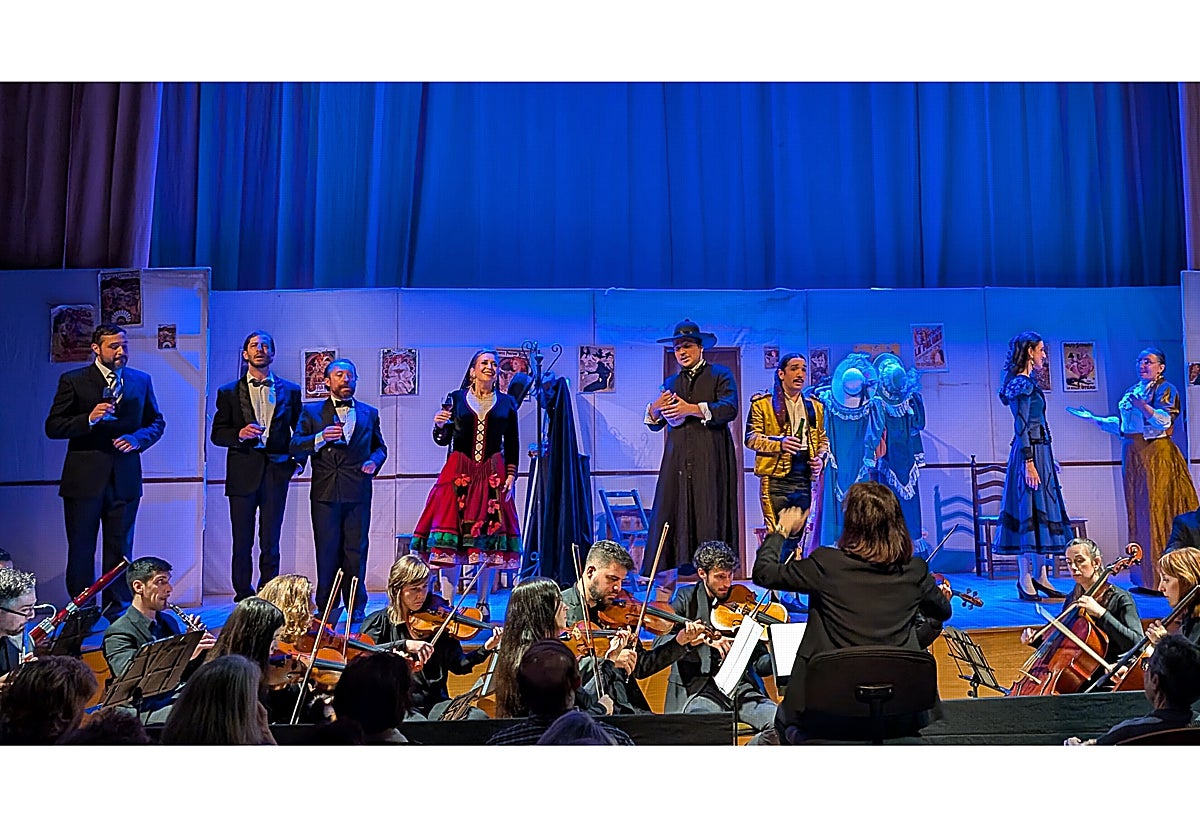 De izquierda a derecha: Joaquín Caballero, Carlos Ortega, Javier Sánchez-Rivas, Marta García-Morales, Julio Nomdedeu, Amando Martín, Soraya Méncid y Luz Gutiérrez. Elena Martínez (Dirección musical).