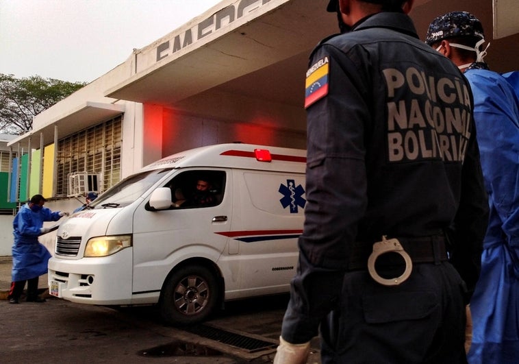 Unos ladrones introducen una botella en el recto de un anciano porque «no encontraron nada que robar»