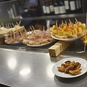 La reseña negativa de un bar que esconde una valiosa lección: «La delgada línea entre líder y dictadora»