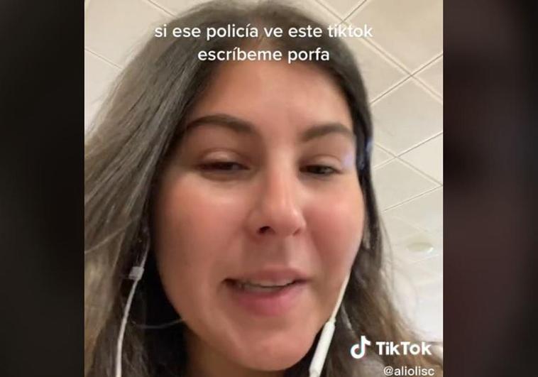 Una 'tiktoker' venezolana alucina con los policías españoles: «No entiendo que sean tan bellos»