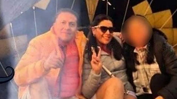 Fotografía de la familia momentos antes de la tragedia