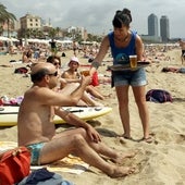 El truco para enfriar la cerveza en 5 minutos cuando estás en la playa o la piscina