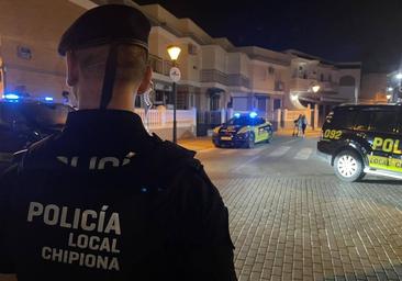 Acaba detenido por pedirles a los policías que le sujetasen una bolsa con cocaína en Chipiona