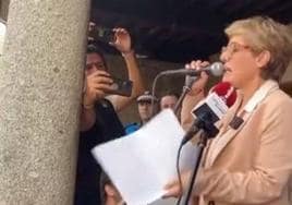 Abucheos a Anabel Alonso durante su pregón en Béjar: «Son unos cobardes»