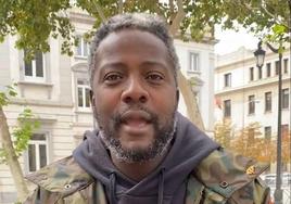 Bertrand Ndongo, el polémico simpatizante de Vox, desmiente el bulo de su muerte: «¡El negro está vivo!»