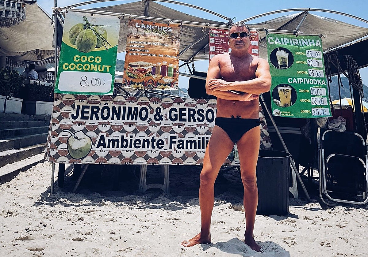 Acompañando la instantánea, Jorge Javier dejó un comentario que incendió a los usuarios de la red social