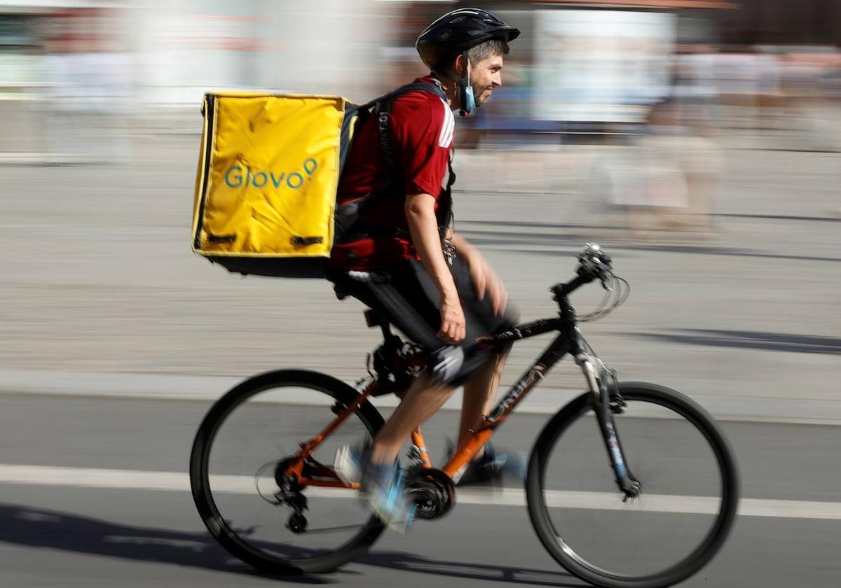 Un repartidor de Glovo