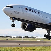 Una lluvia de gusanos sobre los pasajeros obliga a un vuelo a dar la vuelta: «Fue absolutamente asqueroso»