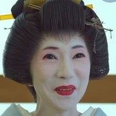 Una geisha cuenta la razón por la que se maquillan la cara de blanco