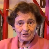 Carlos y Charo, los tripulantes más veteranos de Iberia, se sinceran como nunca sobre su profesión: «No hay monotonía»