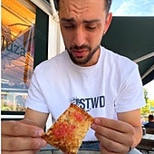 Pide un desayuno en un bar de Madrid y se indigna con lo que le sirven: «No tiene sentido»