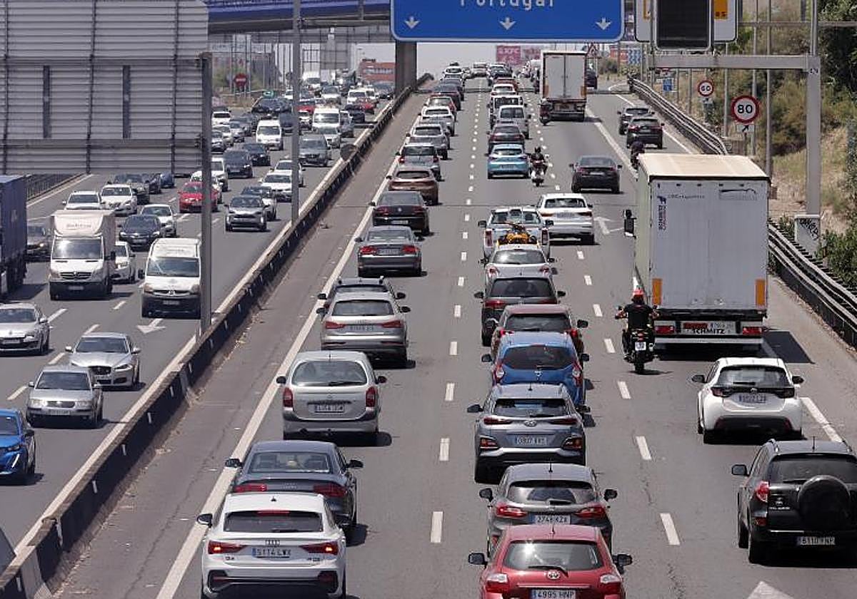 El truco para evitar el tráfico durante tus viajes de verano y llegar más rápido a tu destino