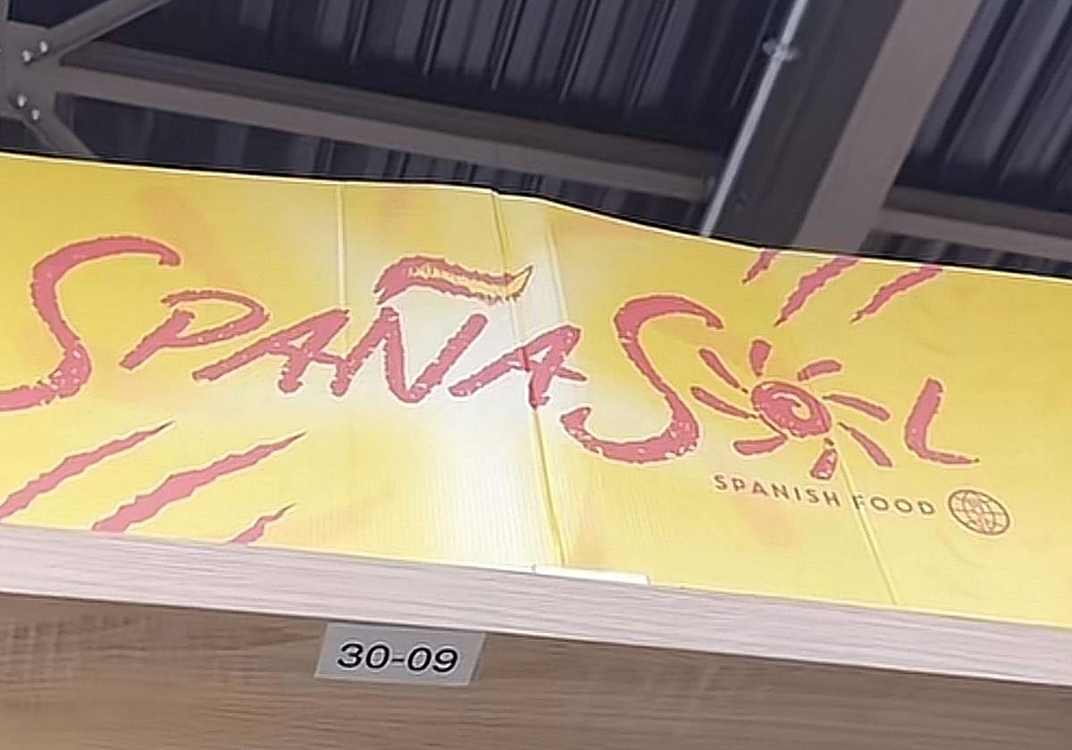 Va a un supermercado en Francia y alucina al ver la sección de comida española: «Estoy horrorizada»