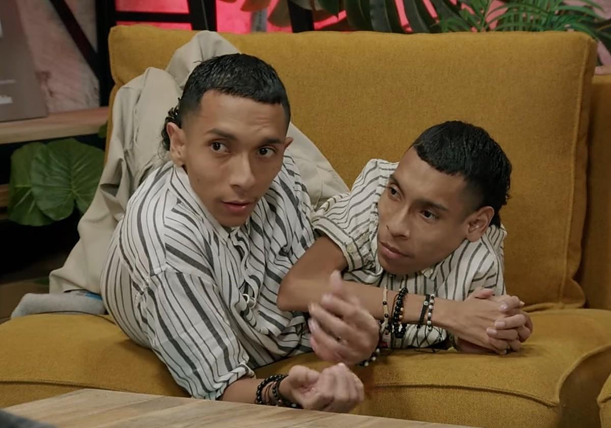 Unos gemelos siameses explican cómo es su realidad al compartir cuerpo