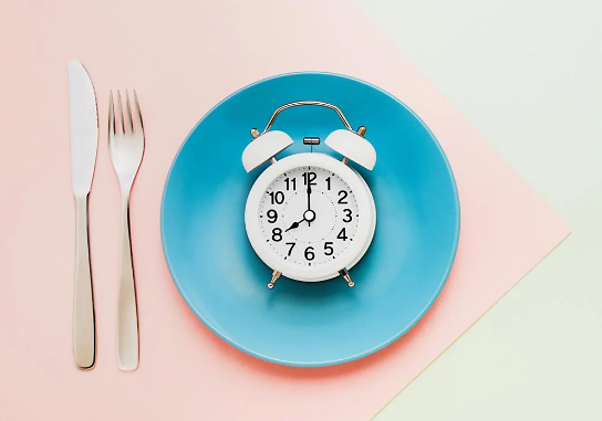 Una nutricionista avisa: practicar el ayuno intermitente puede ser peligroso si formas parte de esta población