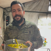 Un cocinero del Ejército español desvela el alimento que siempre comen en las maniobras: «Nos interesa que los chavales...»