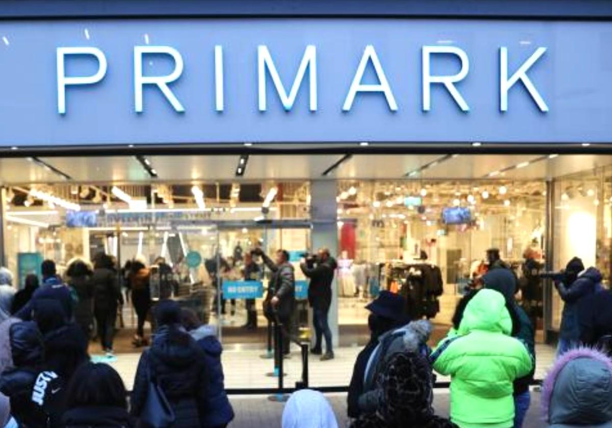 Las fans de Primark corren para comprar este vestido de fiesta: perfecto para cenas de Navidad y otros eventos