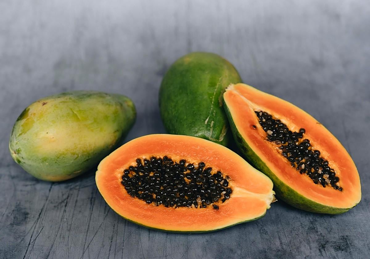Las semillas de la papaya son comestibles y contienen altos beneficios antiinflamatorios: así se debe consumir