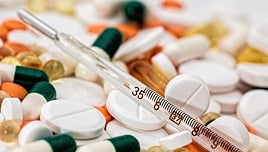 Va a una farmacia de España a comprar medicamentos y opina sobre lo que tiene que pagar
